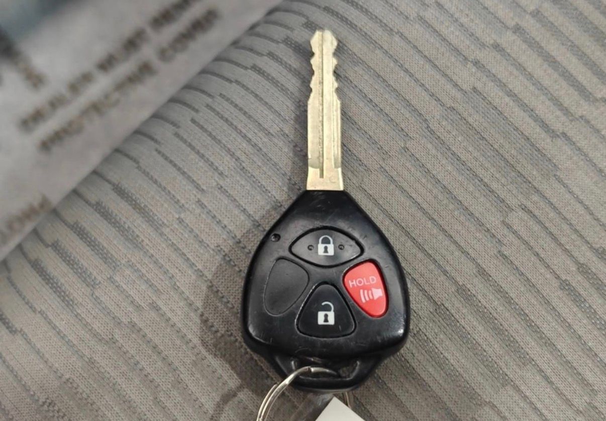 Used 2012 Toyota RAV4 4WD w/ Value Pkg image 6