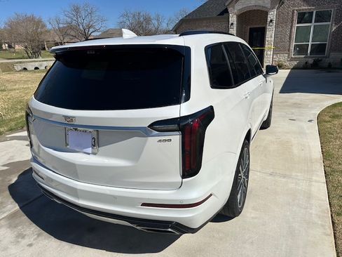 Used 2023 Cadillac XT6 Sport w/ Technology Package image 8