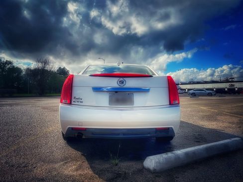 Used 2011 Cadillac CTS Luxury image 10