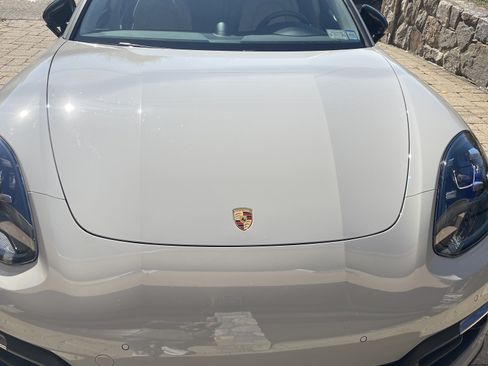 Used 2023 Porsche Panamera image 2