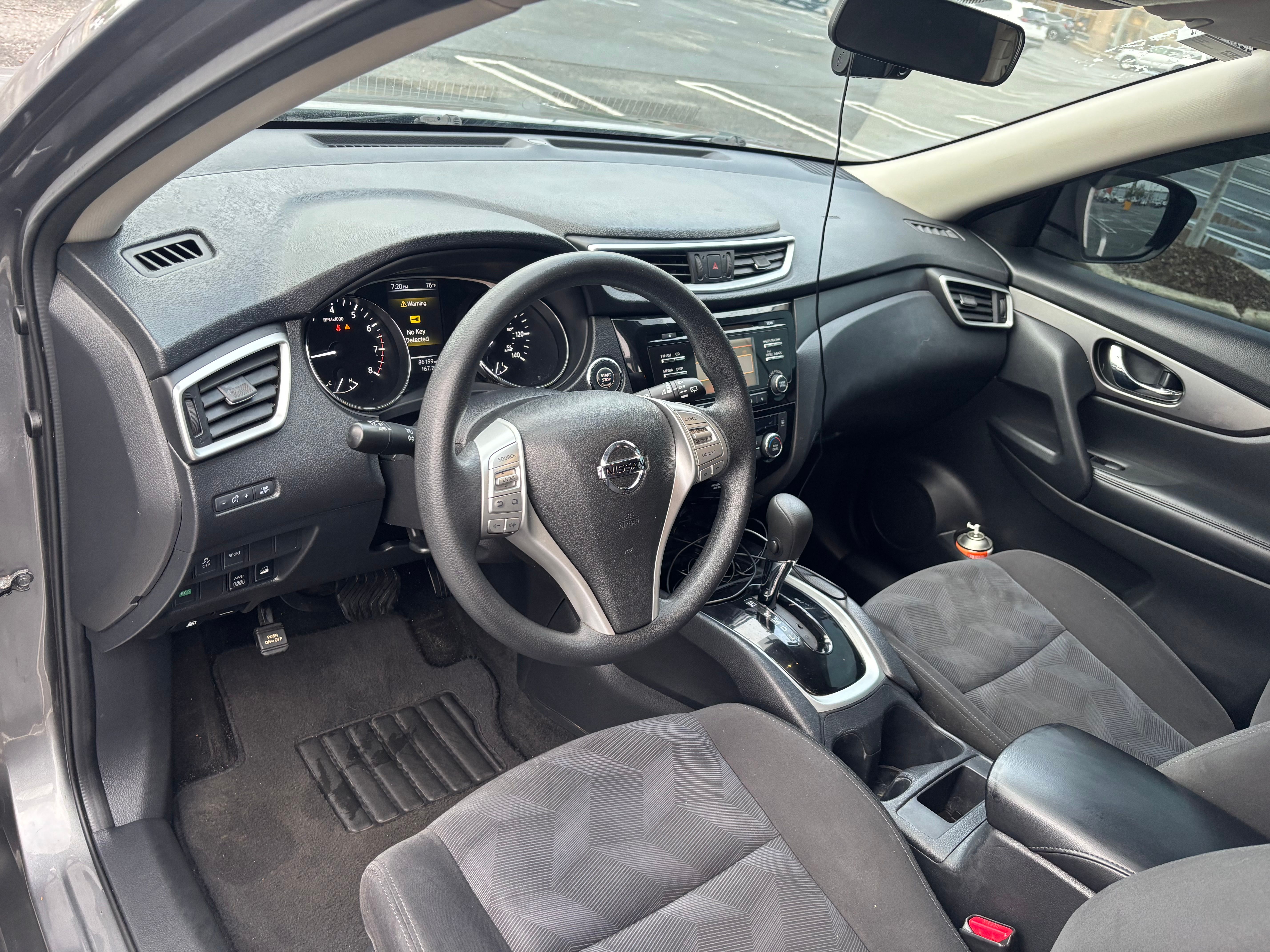 Used 2016 Nissan Rogue SV AWD/4WD image 27