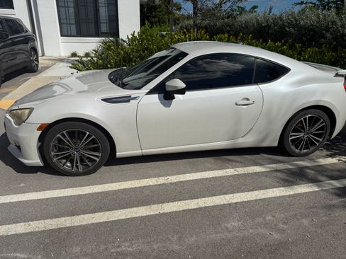 Used 2013 Subaru BRZ Premium w/ Popular Pkg 2C image 8