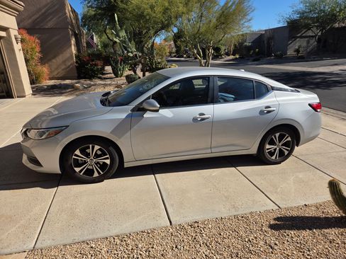 Used 2021 Nissan Sentra SV image 1