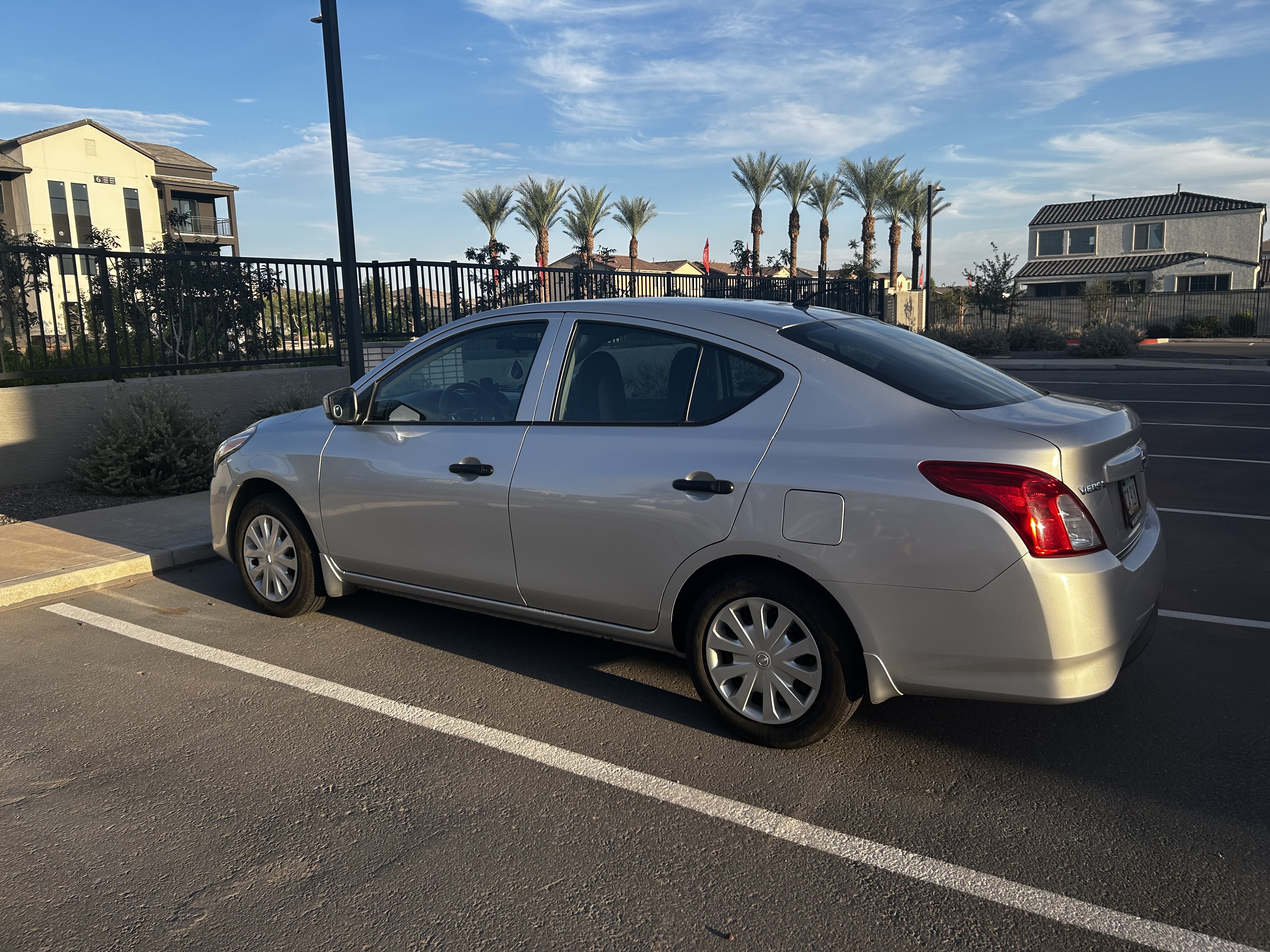 Used 2017 Nissan Versa S FWD image 1