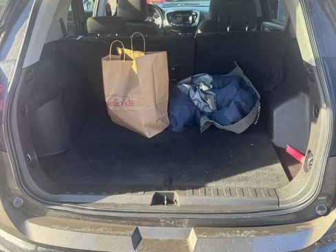 Used 2019 GMC Terrain SLE w/ Driver Convenience Package image 10