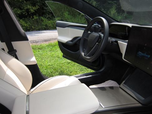 Used 2023 Tesla Model S Plaid AWD/4WD image 17