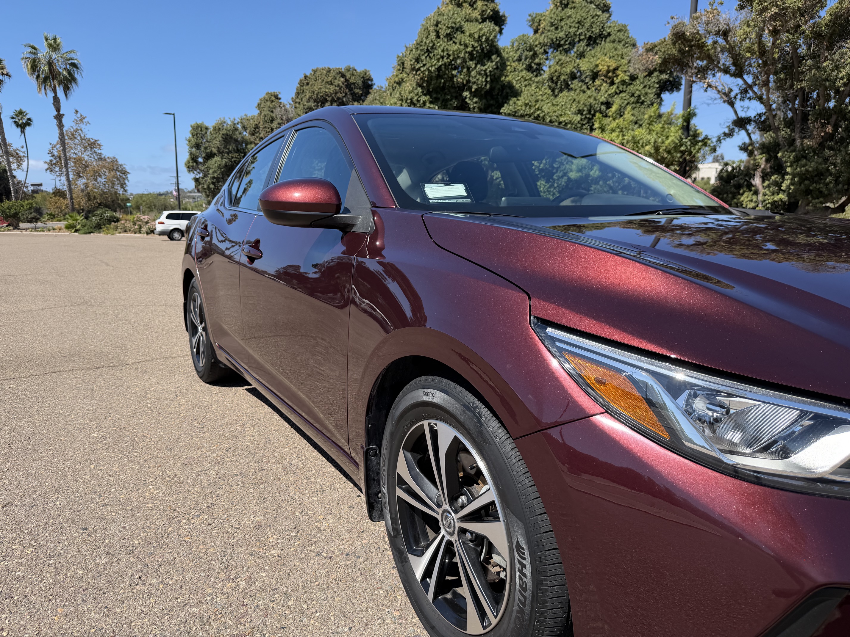 Used 2022 Nissan Sentra SV FWD image 2