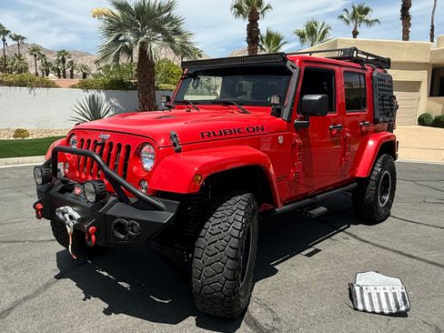 Used 2015 Jeep Wrangler Unlimited Rubicon AWD/4WD image 2