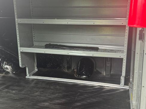 Used 2017 Chevrolet Express 2500 RWD image 10