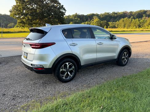 Used 2022 Kia Sportage LX AWD/4WD image 9
