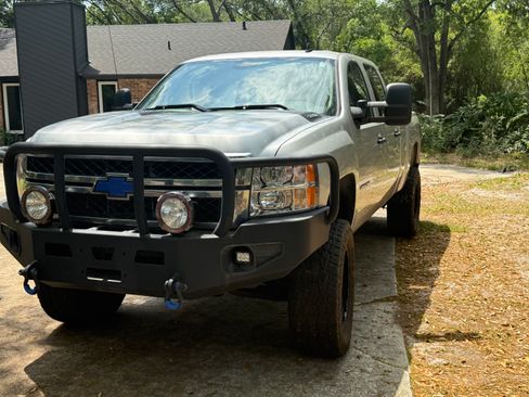 Used 2011 Chevrolet Silverado 2500 LT w/ Interior Plus Package image 12