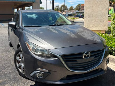 Used 2016 MAZDA MAZDA3 i Sport FWD image 2