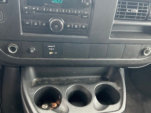 Used 2009 Chevrolet Express 3500 Extended Passenger w/ LT Preferred Equipment Group image 4