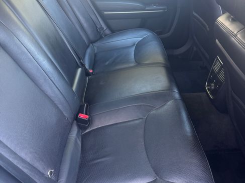 Used 2011 Chrysler 300 C RWD image 17