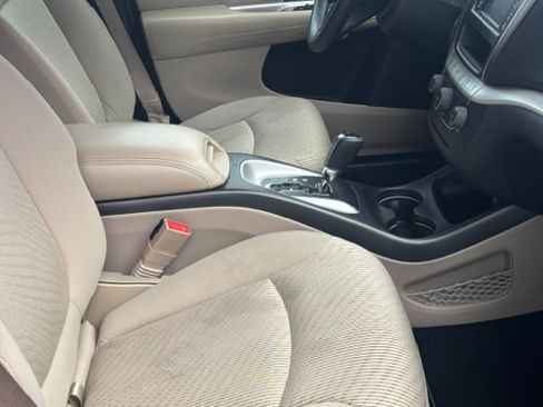 Used 2015 Dodge Journey SXT w/ Flexible Seating Group FWD image 17