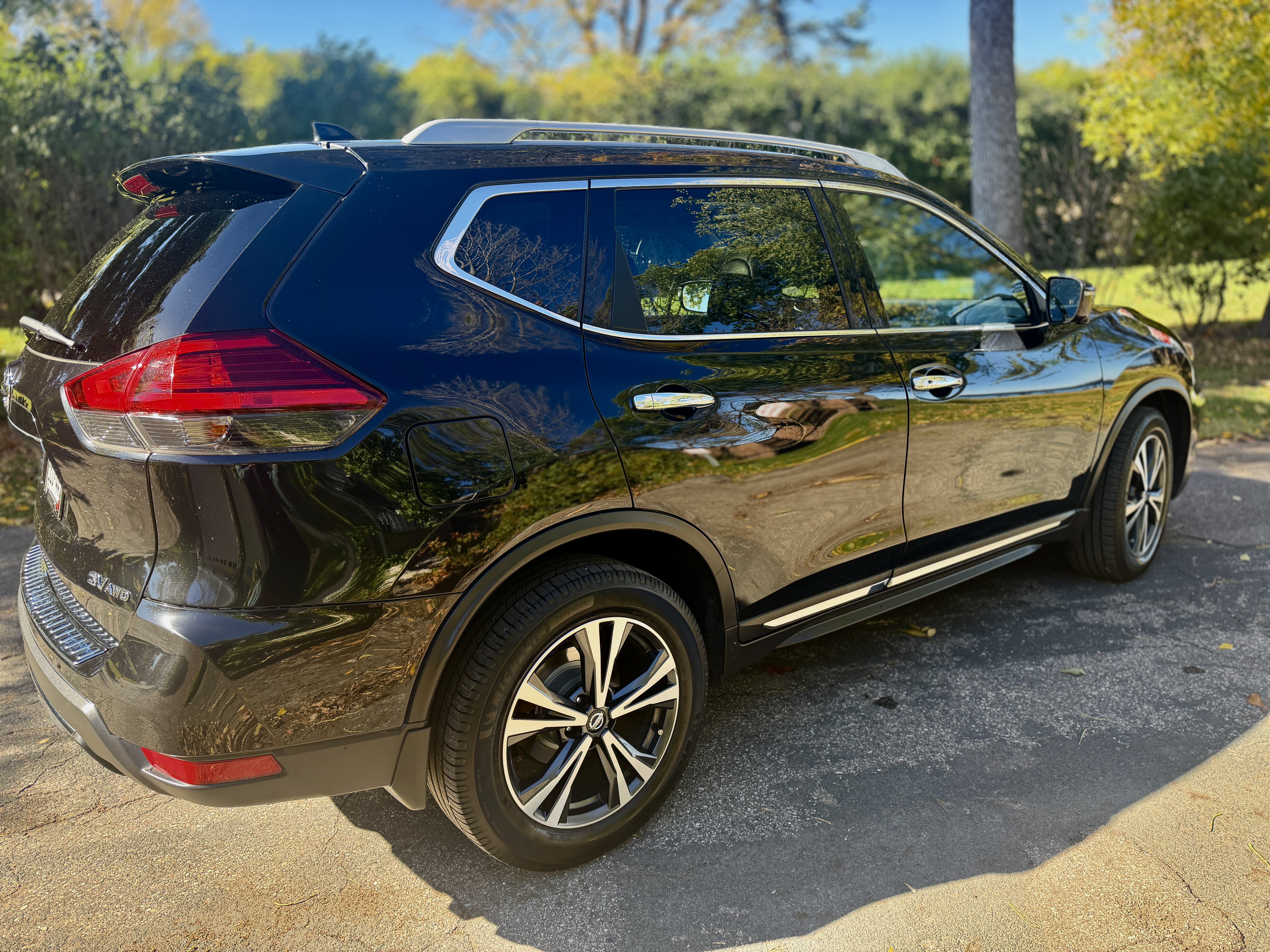Used 2017 Nissan Rogue SL w/ SL Premium Package AWD/4WD image 10