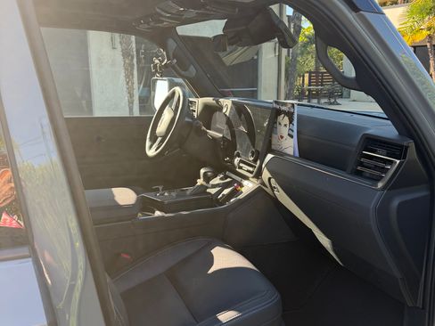 Used 2025 Lexus GX 550 w/ Accessory Package (2T) AWD/4WD image 4