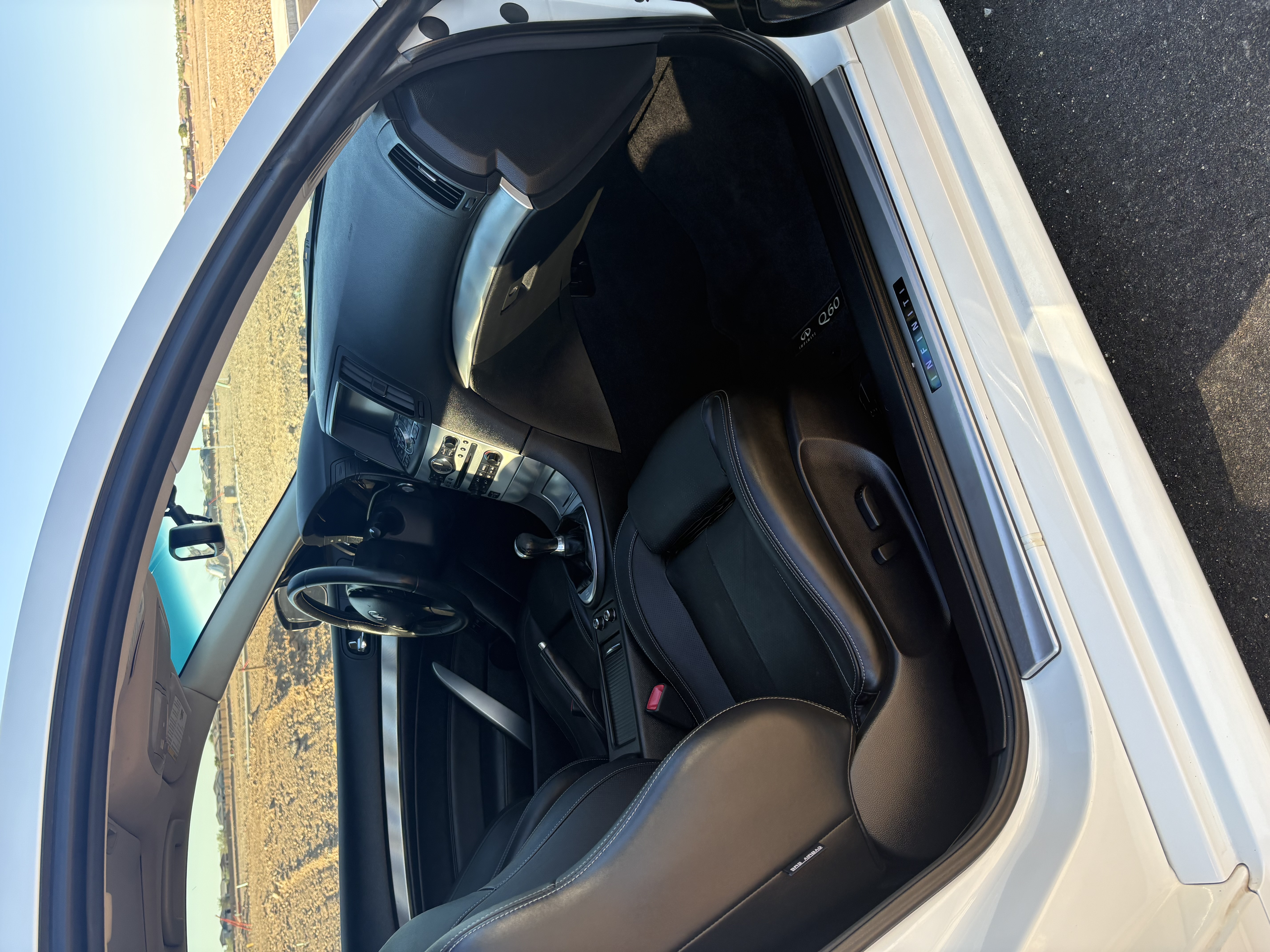 Used 2015 INFINITI Q60 Sport RWD image 4