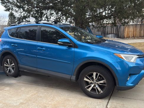 Used 2017 Toyota RAV4 XLE image 7