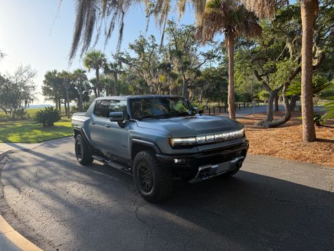 Used 2024 GMC Hummer EV 3X w/ Omega Edition AWD/4WD image 9