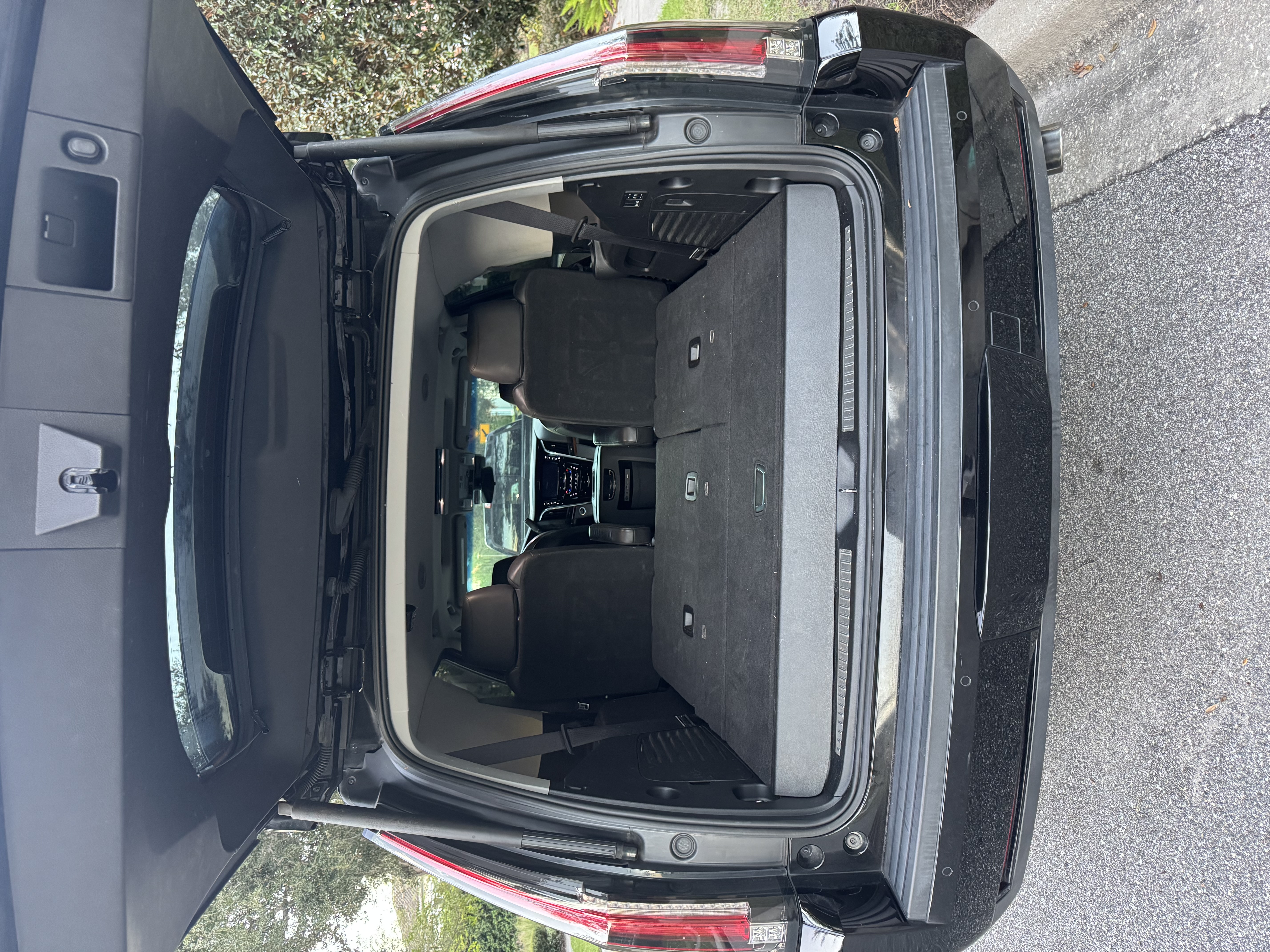 Used 2019 Cadillac Escalade Luxury RWD image 21