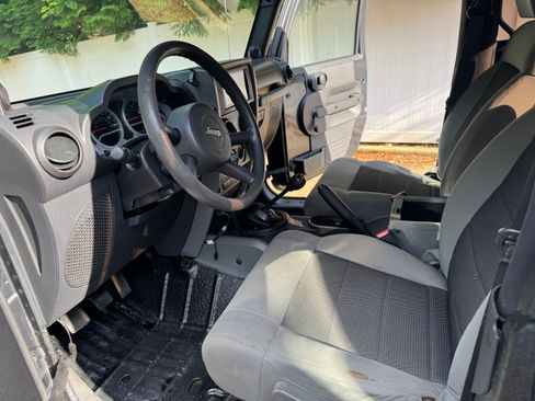 Used 2010 Jeep Wrangler Sport AWD/4WD image 25