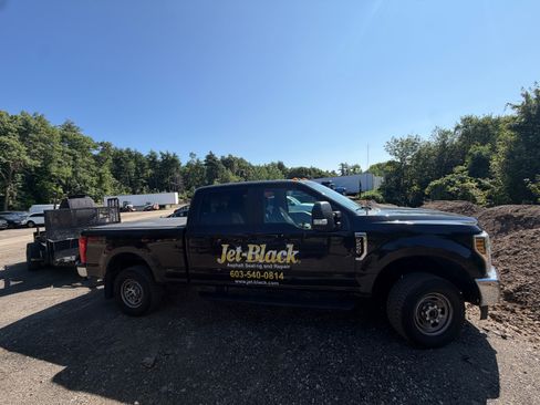 Used 2018 Ford F250 XL w/ Power Equipment Group AWD/4WD image 4