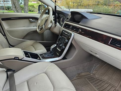 Used 2013 Volvo XC70 T6 image 6