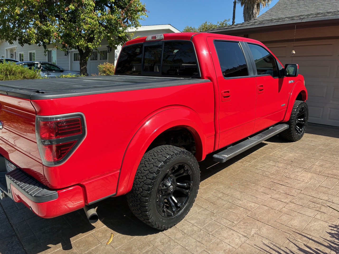 Used 2014 Ford F150 FX4 w/ Equipment Group 402A Luxury AWD/4WD image 8