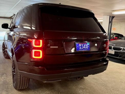 Used 2019 Land Rover Range Rover Supercharged image 2
