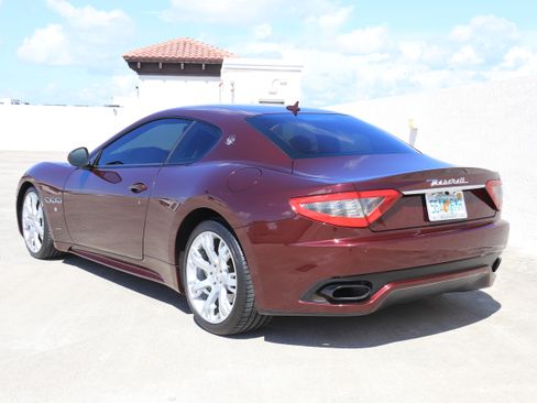 Used 2013 Maserati GranTurismo Sport image 2