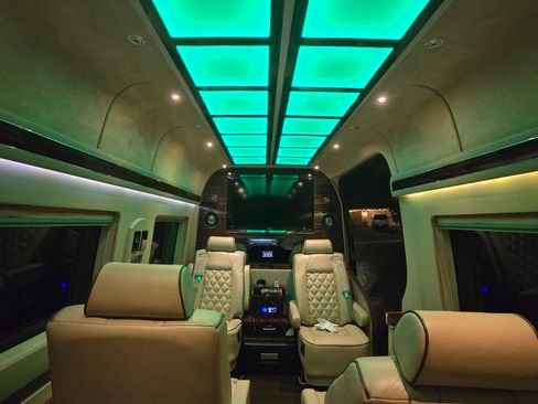 Used 2013 Mercedes-Benz Sprinter 2500 image 16