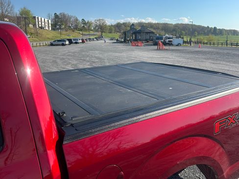 Used 2015 Ford F150 XLT w/ Equipment Group 302A Luxury image 6