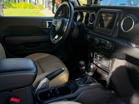 Used 2018 Jeep Wrangler Unlimited Sahara w/ Dual Top Group image 14