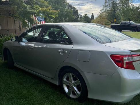 Used 2014 Toyota Camry SE w/ Fleet Convenience Package FWD image 5
