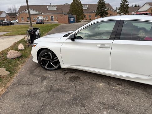 Used 2022 Honda Accord Sport image 12