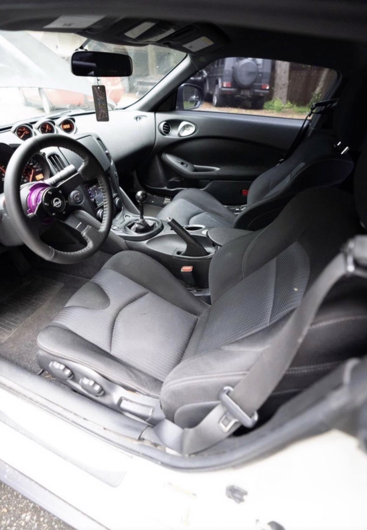 Used 2009 Nissan 370Z Coupe RWD image 10