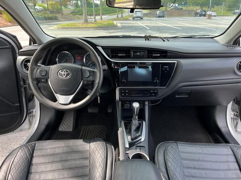 Used 2017 Toyota Corolla LE image 17