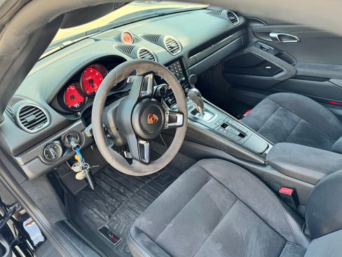 Used 2018 Porsche 718 Boxster GTS image 13