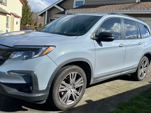 Used 2022 Honda Pilot Sport image 1