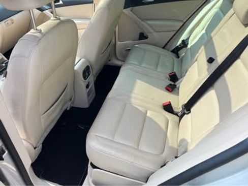 Used 2010 Volkswagen Tiguan SE image 13
