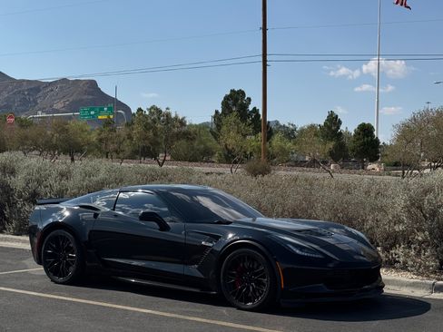 Used 2018 Chevrolet Corvette Z06 RWD image 1