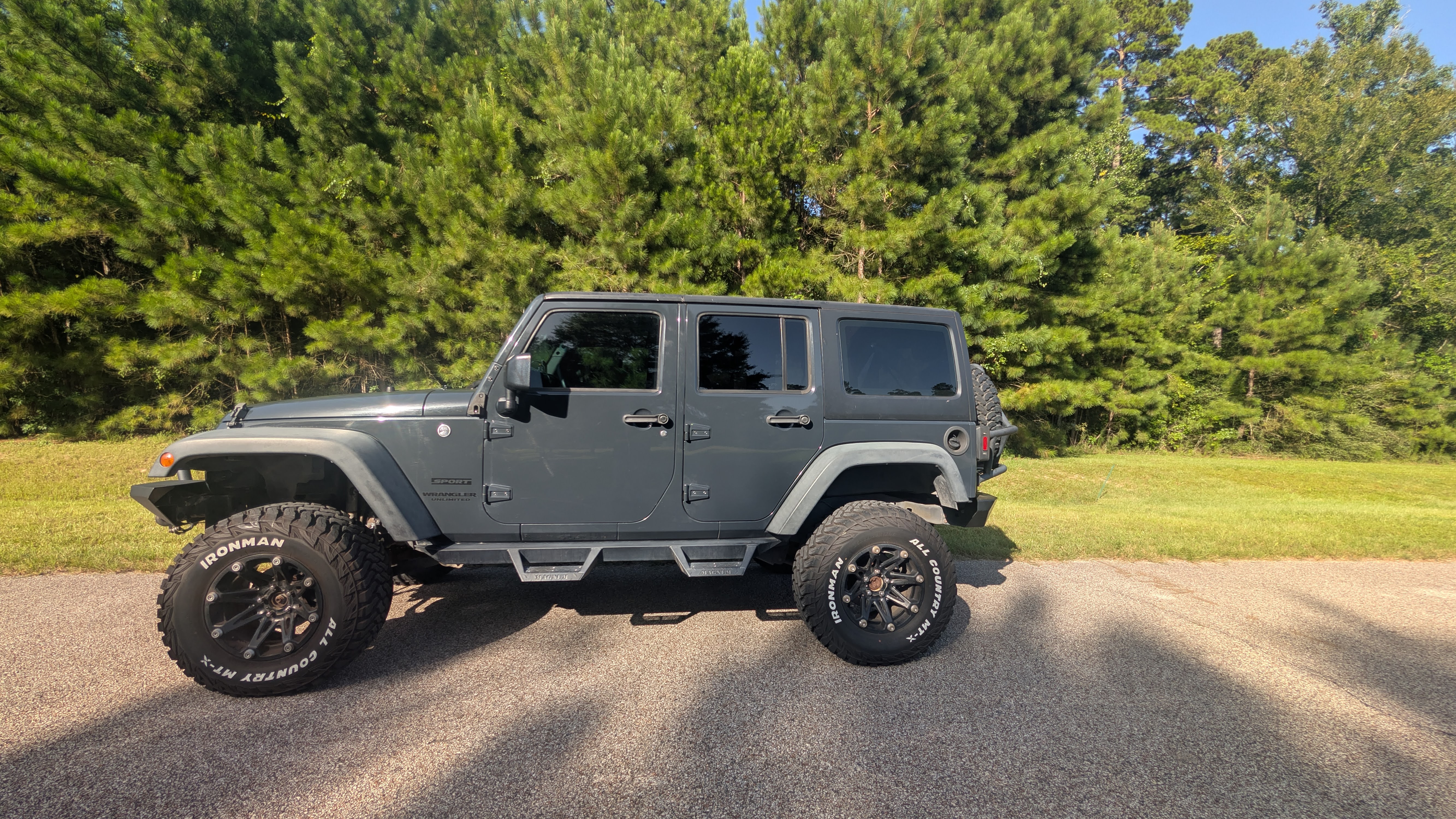 Used 2016 Jeep Wrangler Unlimited Sport AWD/4WD image 9