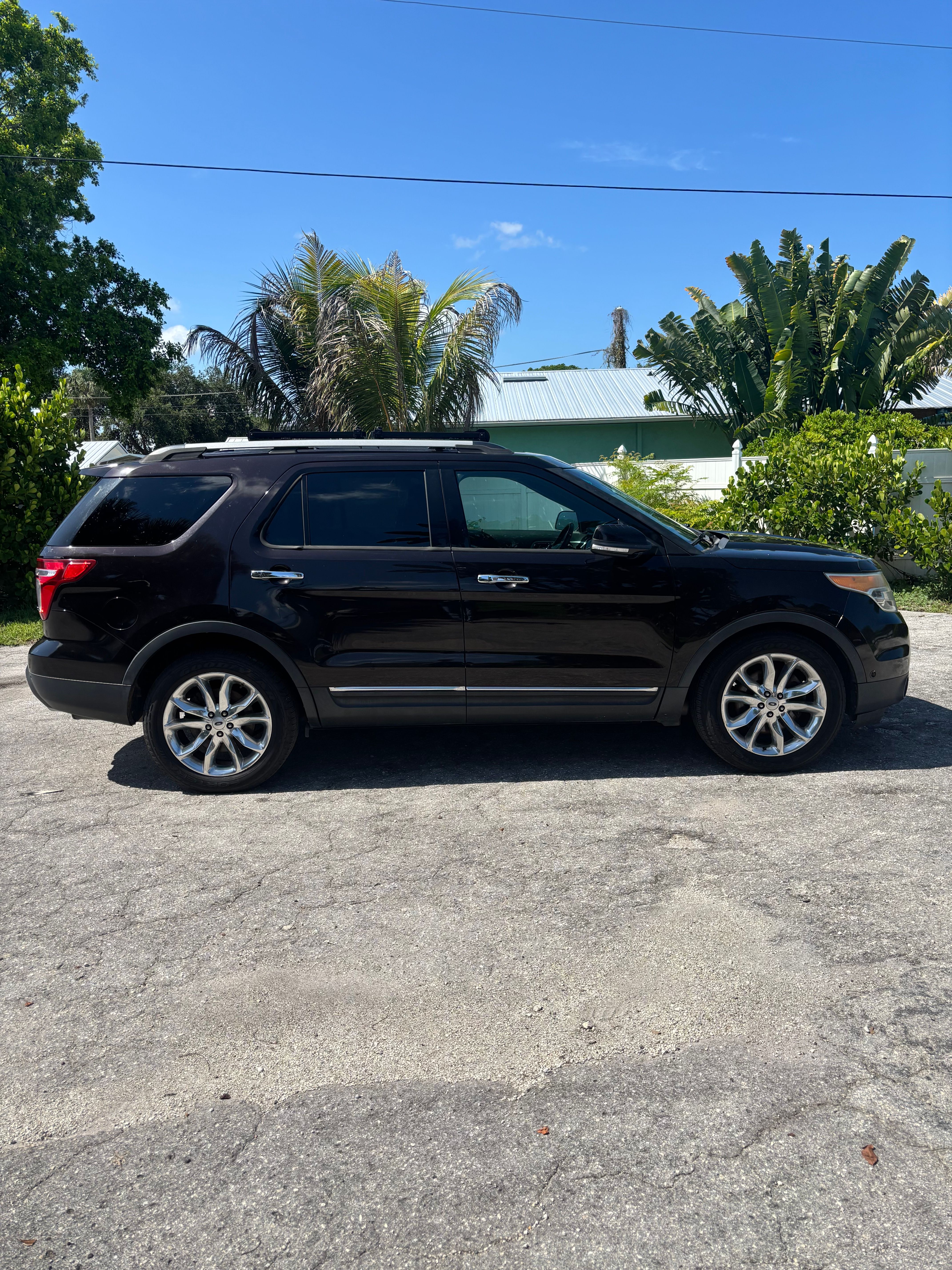 Used 2014 Ford Explorer Limited w/ Equipment Group 302A AWD/4WD image 6