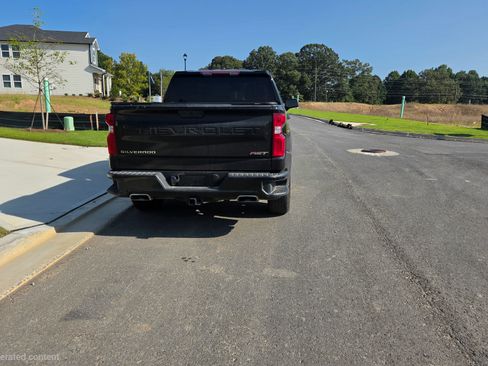 Used 2025 Chevrolet Silverado 1500 RST AWD/4WD image 5