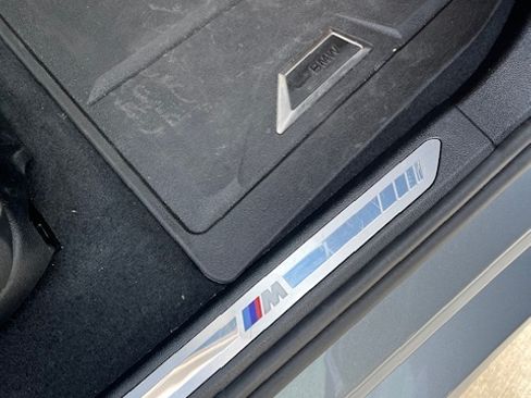 Used 2025 BMW X6 xDrive40i w/ Climate Comfort Package image 11