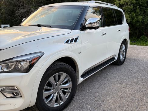 Used 2016 INFINITI QX80 4WD w/ All Season Package image 2