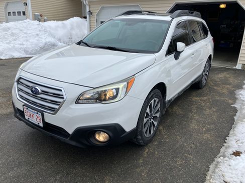 Used 2016 Subaru Outback 2.5i Limited image 1