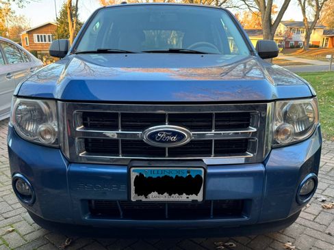 Used 2010 Ford Escape XLT image 2