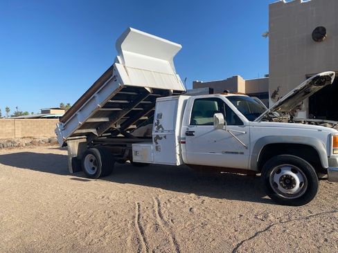 Used 1999 Chevrolet Silverado 3500 2WD Regular Cab HD image 2